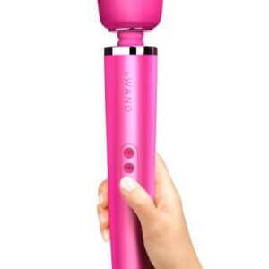 Le WAND LE WAND MAGENTA RECHARGEABLE MASSAGER